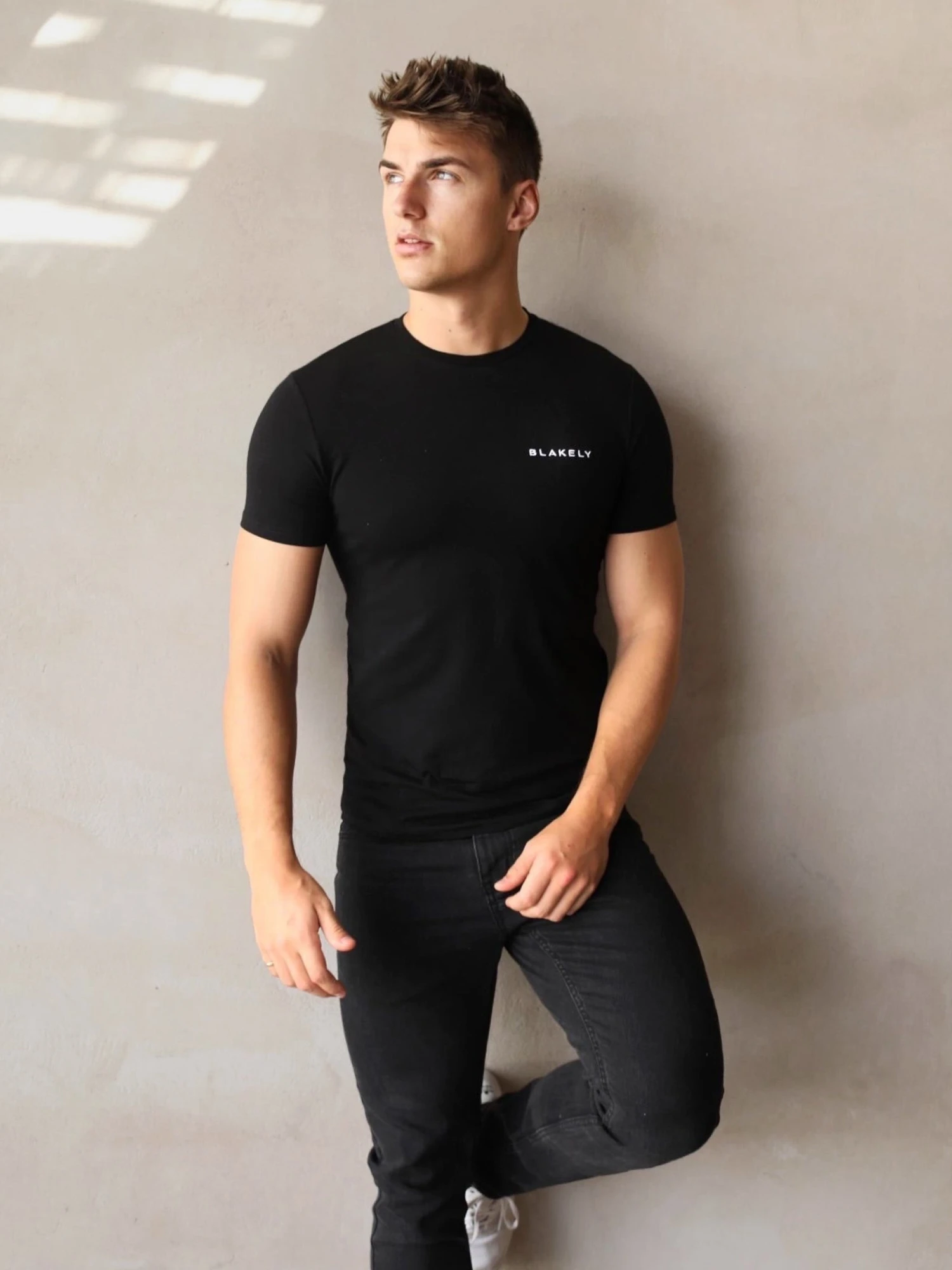 Series T-Shirt - Black 4 Series T-Shirt - Black - Image 2