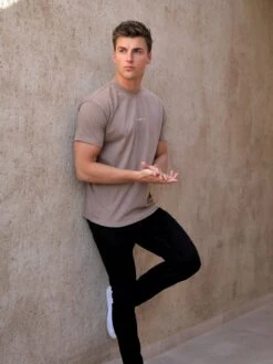 Evolved Lite Relaxed T-Shirt - Brown 11 Evolved Lite Relaxed T-Shirt - Brown -Cheap Clothing Store 19665Brown 05D