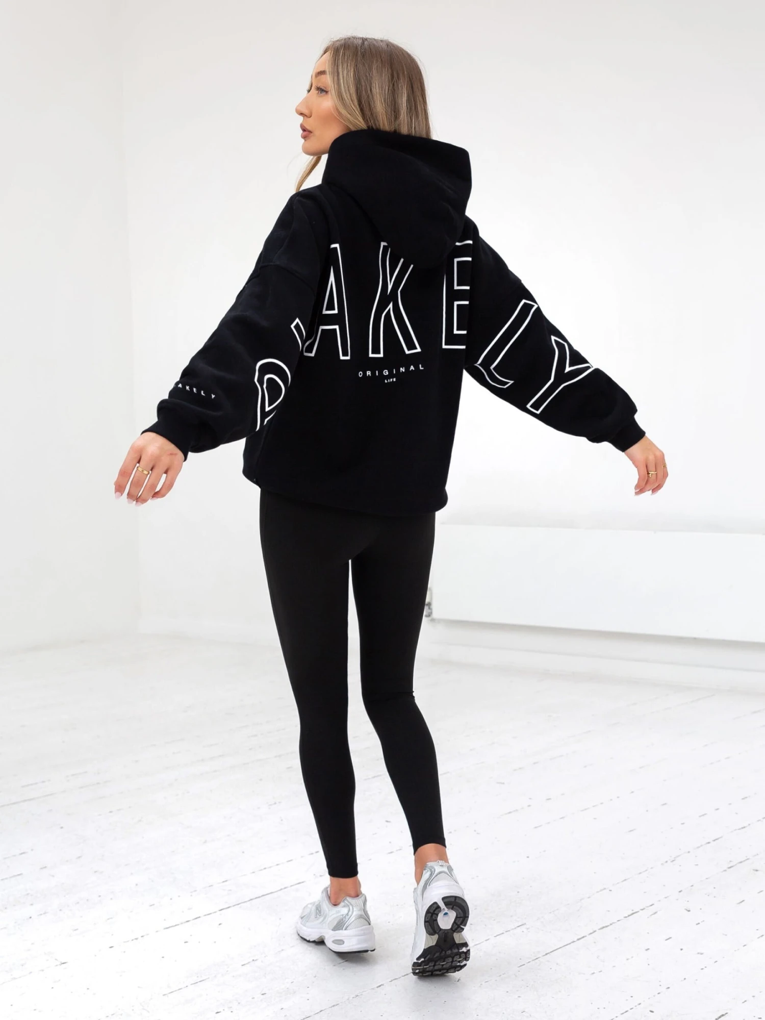 Outline Isabel Oversized Hoodie - Black 8 Outline Isabel Oversized Hoodie - Black - Image 6
