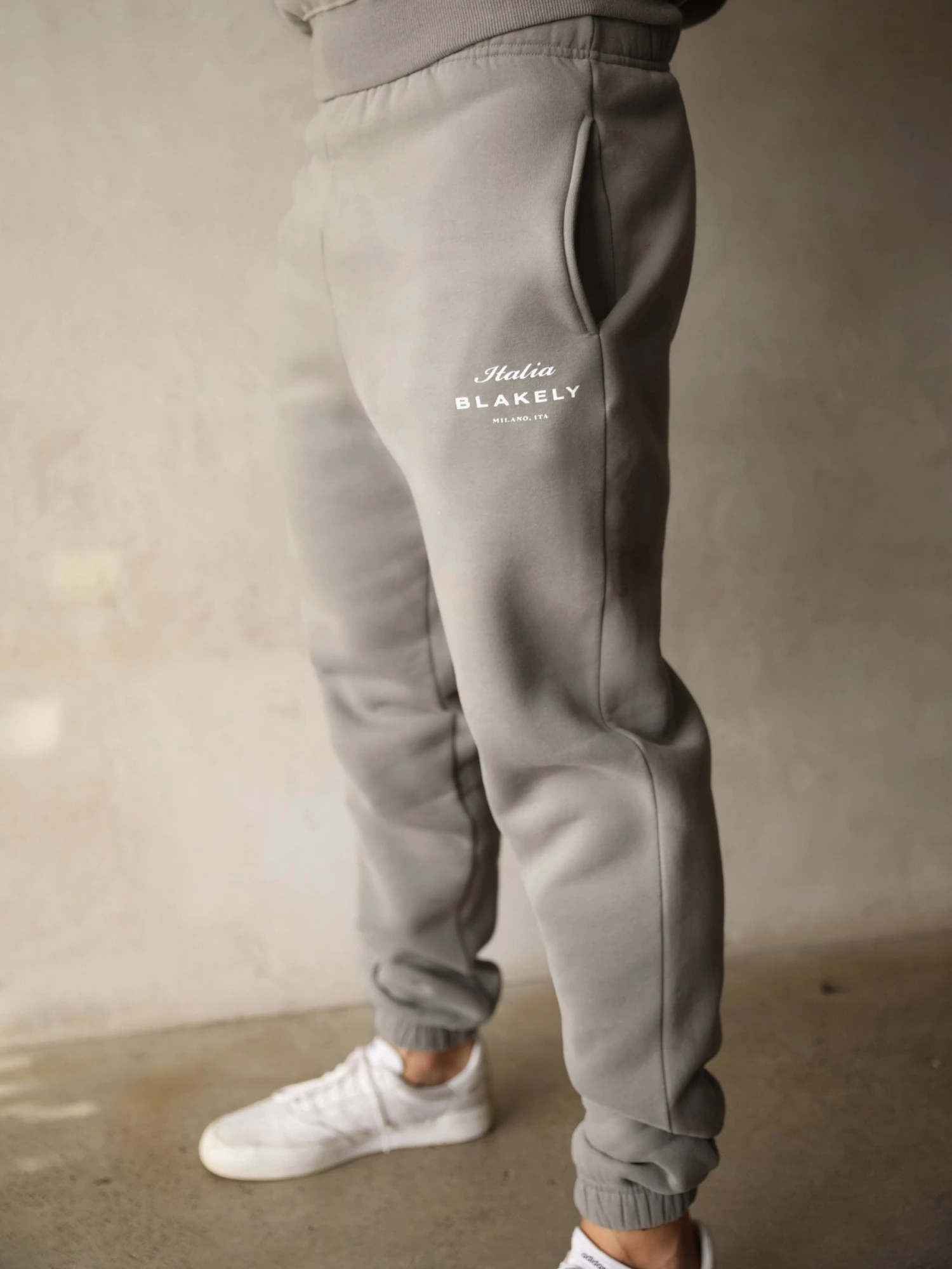 Italia Relaxed Sweatpants - Stone Grey 4 Italia Relaxed Sweatpants - Stone Grey - Image 2