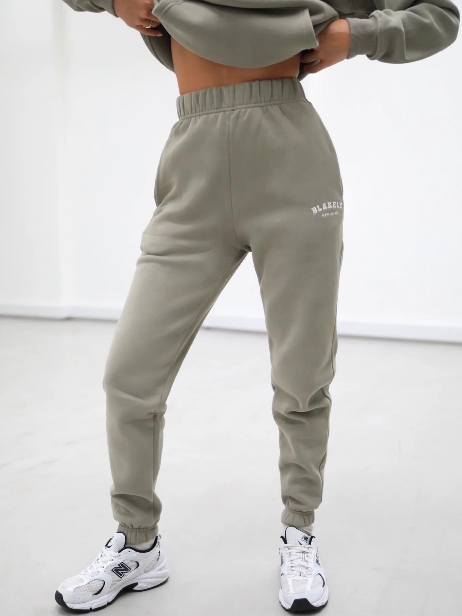 Heritage Sweatpants - Olive 7 Heritage Sweatpants - Olive - Image 5