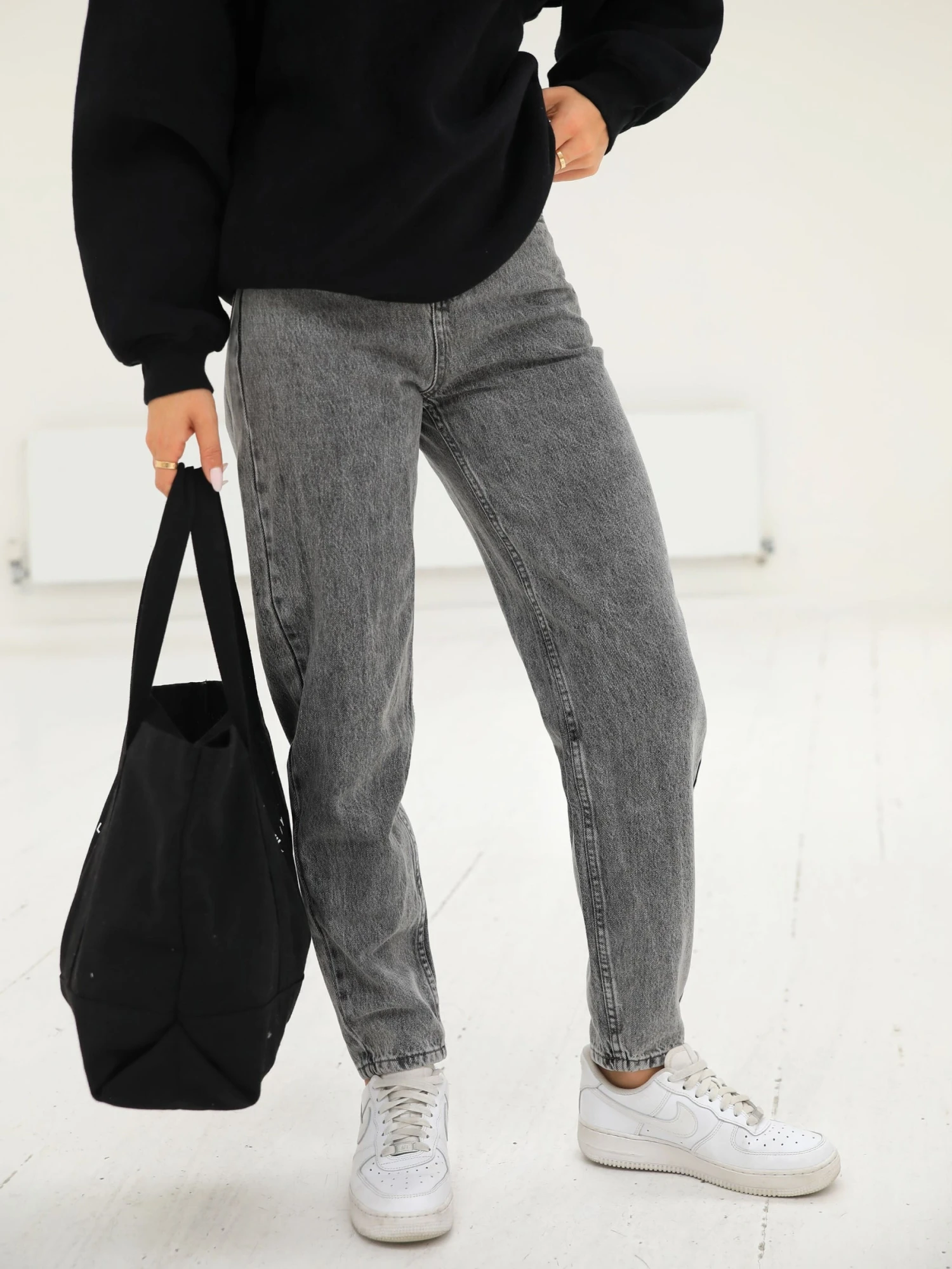 Mom Jeans - Grey 8 Mom Jeans - Grey - Image 6