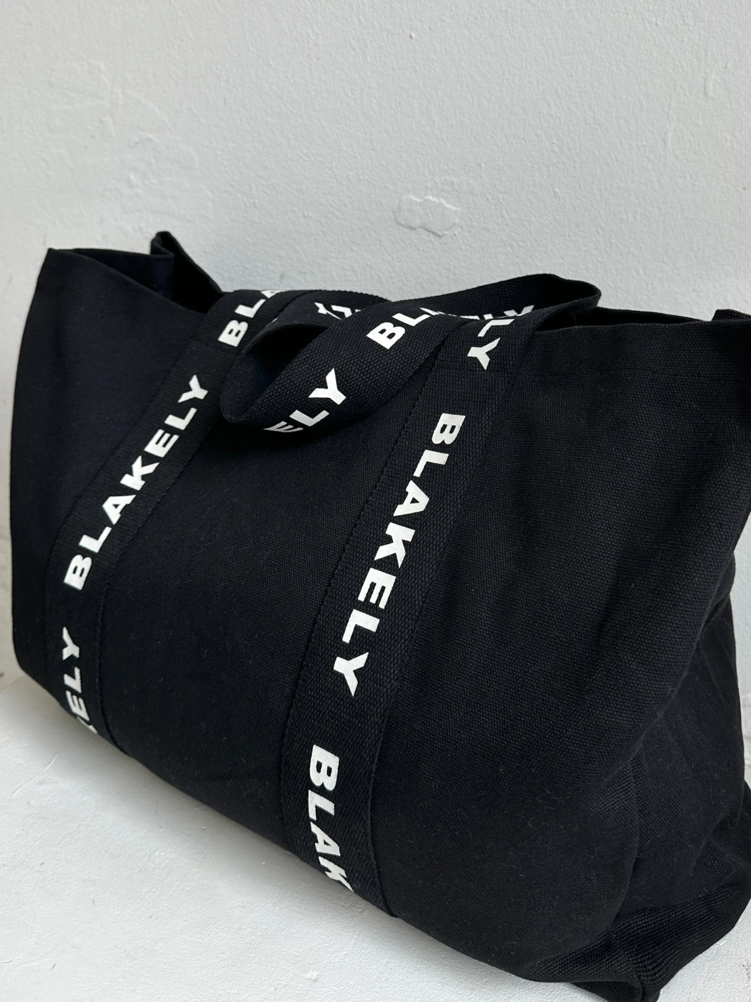 Blakely Tote Bag - Black 6 Blakely Tote Bag - Black - Image 4