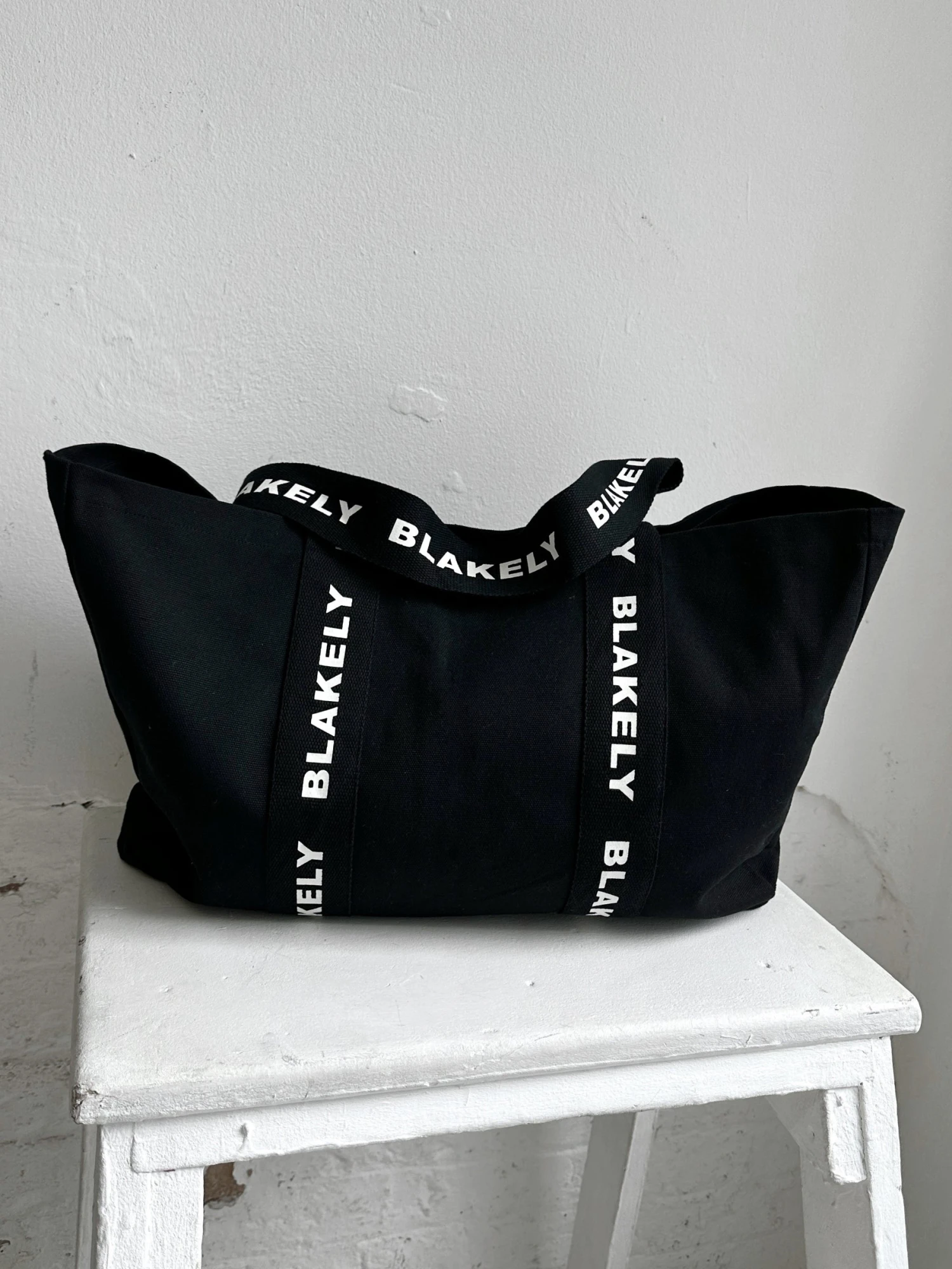 Blakely Tote Bag - Black 5 Blakely Tote Bag - Black - Image 3